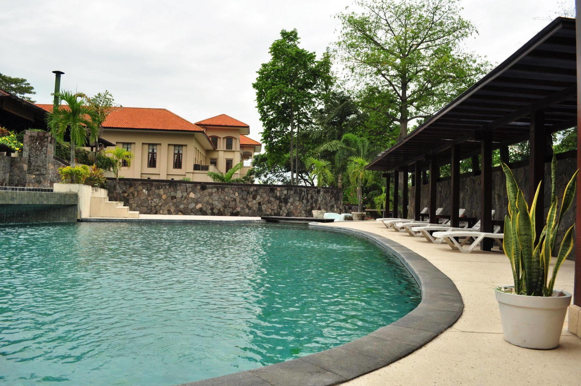 Finna Golf & Country Club Prigen Exterior foto